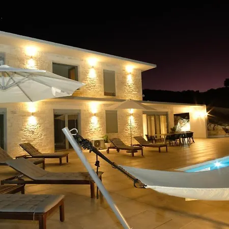 Eva West And East With 2 Private Infinity Pool & And Panoramic Sea View וילה גרני צ'ניון